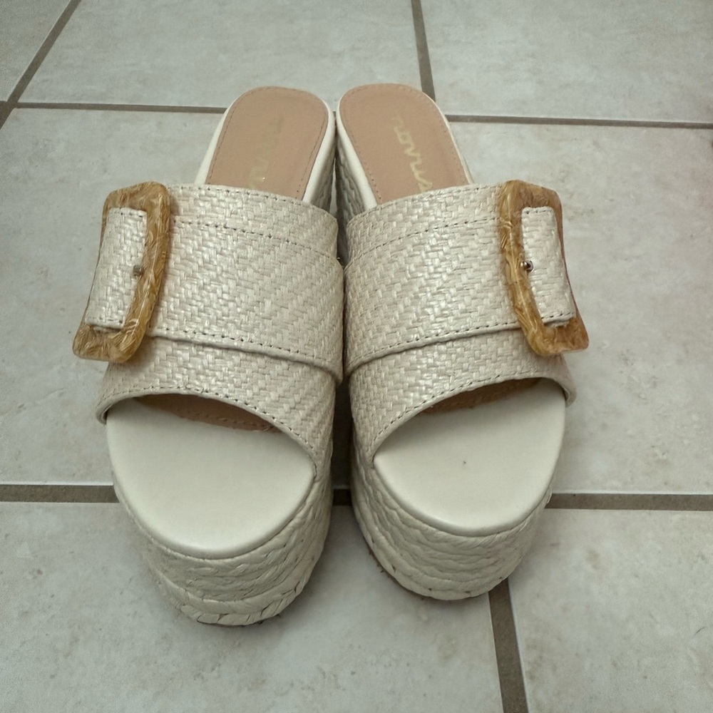 Elegant Cream Platform Sandals